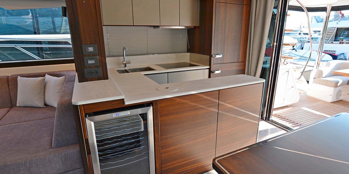 Продается моторная яхта Sunseeker Manhattan 68